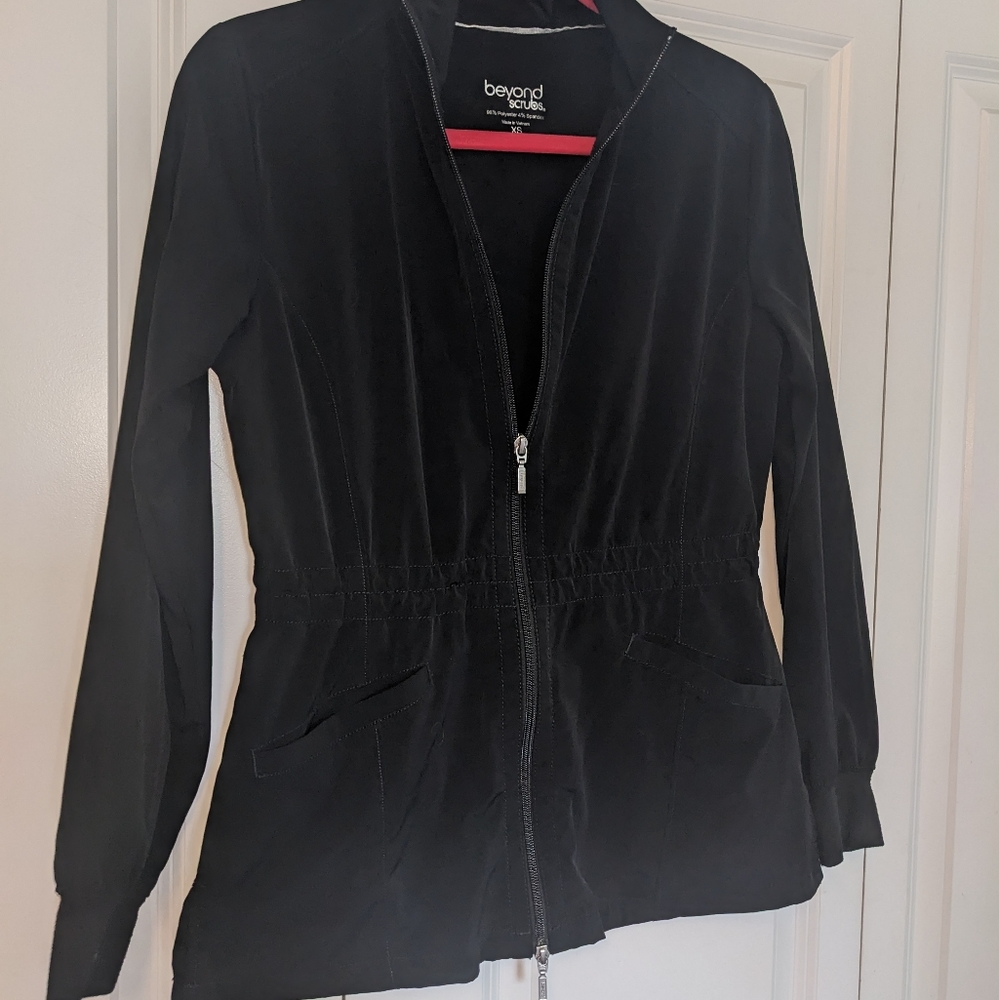 Women's Double Pocket Activewear Scrubs Jacket